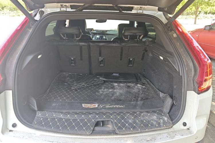 Used Cadillac XT4 2021 28T Two-Wheel Drive Luxury Version Trunk