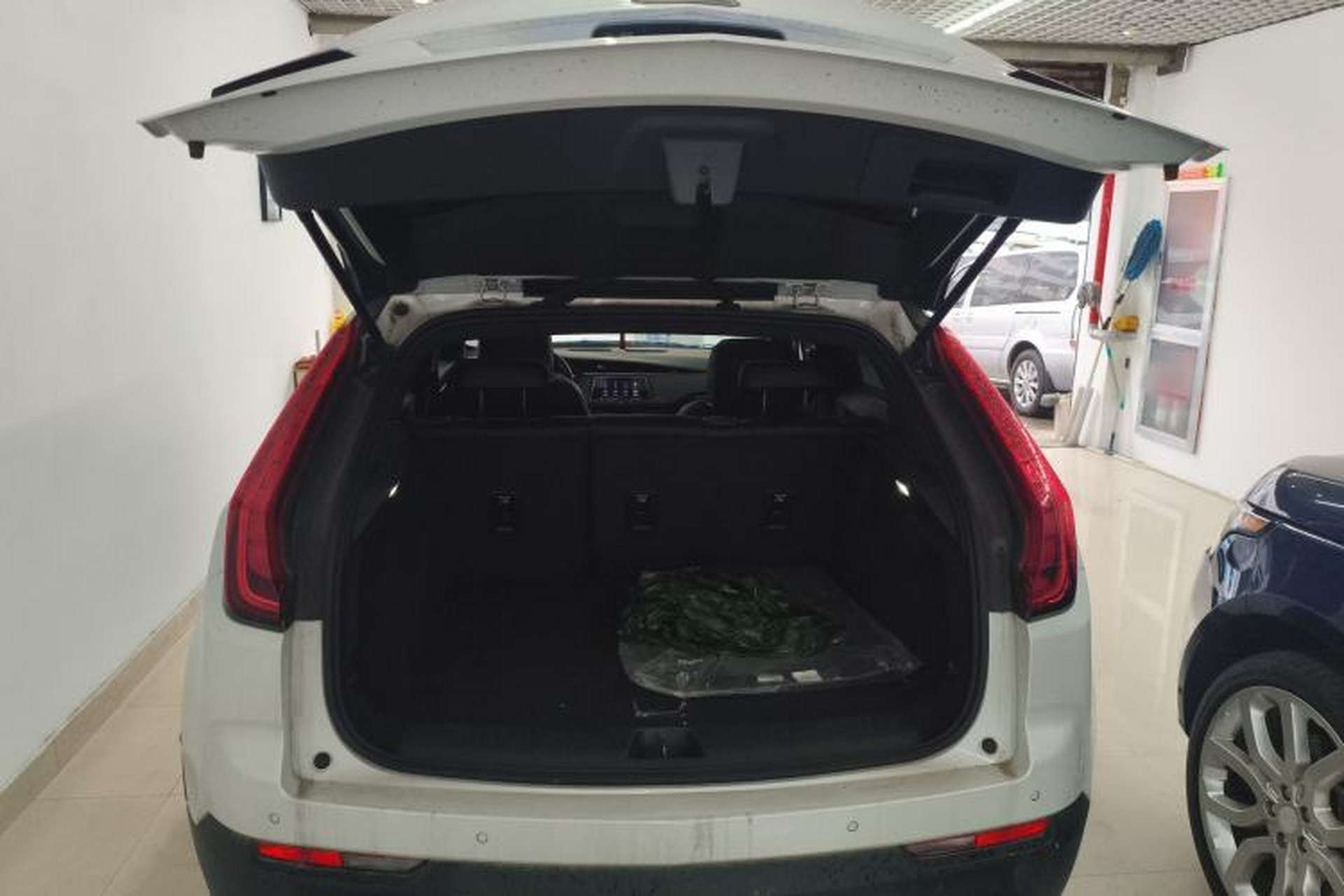 Used Cadillac XT4 2021 28T Two-Wheel Drive Tech Edition Trunk