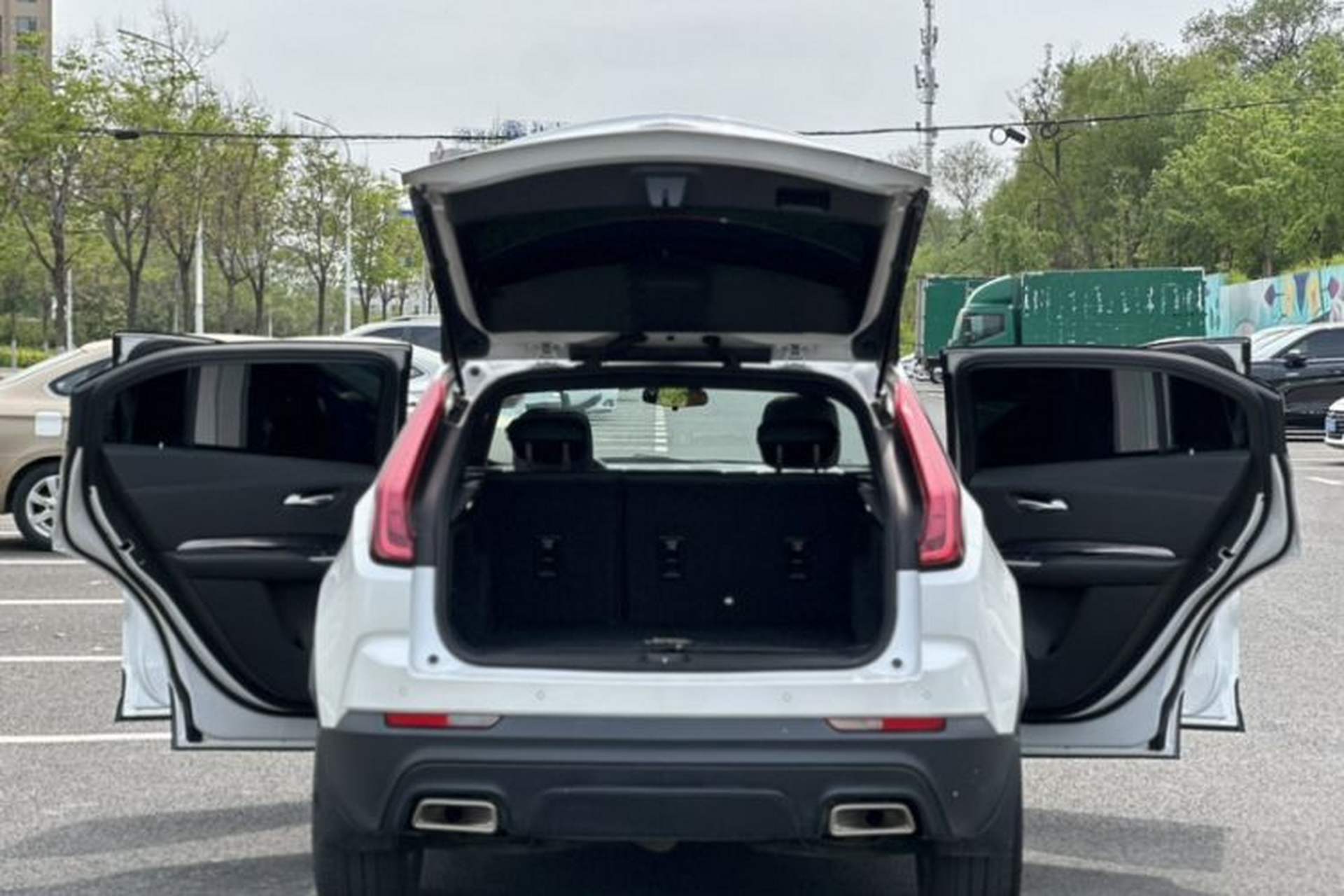 Used Cadillac XT4 2021 28T Two-Wheel Drive Tech Edition Trunk