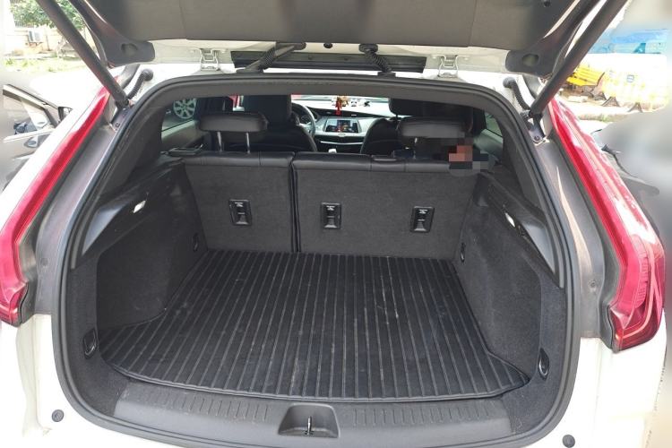Used Cadillac XT4 2021 28T Two-Wheel Drive Tech Edition Trunk