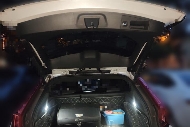 Used Cadillac XT4 2021 28T Two-Wheel Drive Leading Version Trunk
