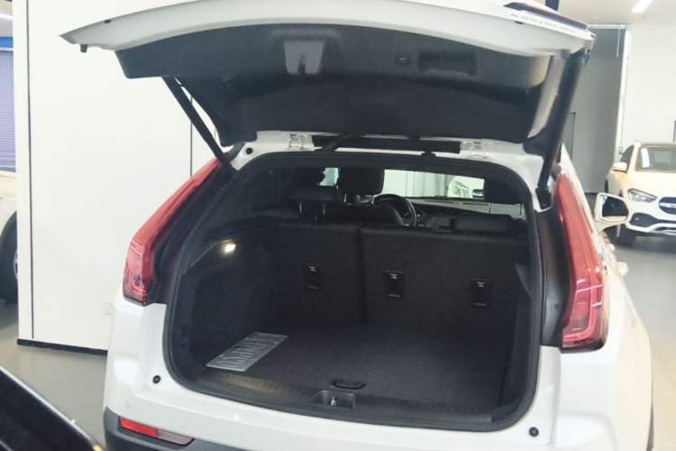 Used Cadillac XT4 2021 28T Two-Wheel Drive Tech Edition Trunk