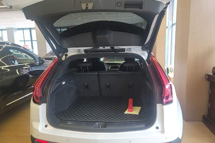 Used Cadillac XT4 2021 28T Two-Wheel Drive Leading Version Trunk