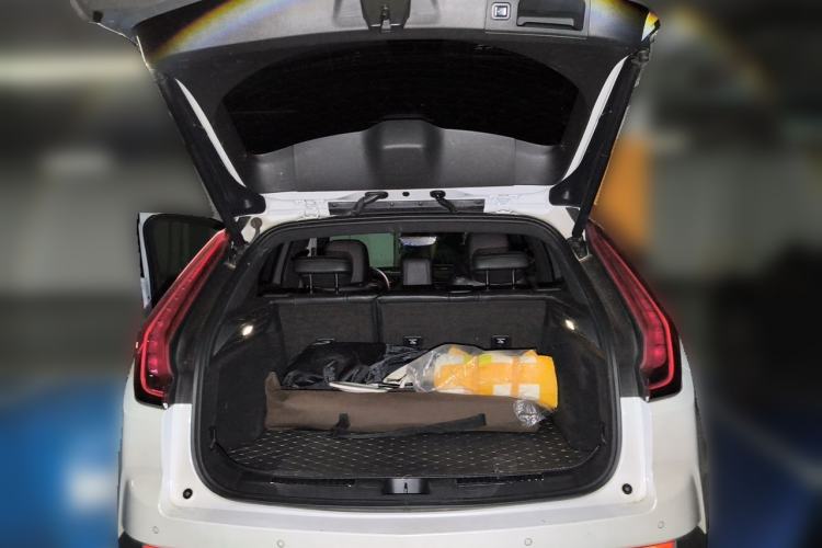 Used Cadillac XT4 2021 28T Two-Wheel Drive Luxury Version Trunk