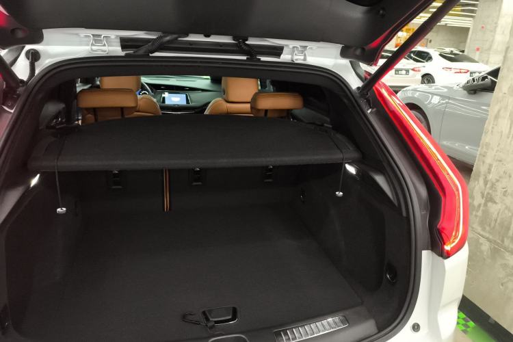 Used Cadillac XT4 2021 28T Four-Wheel Drive Platinum Edition Trunk