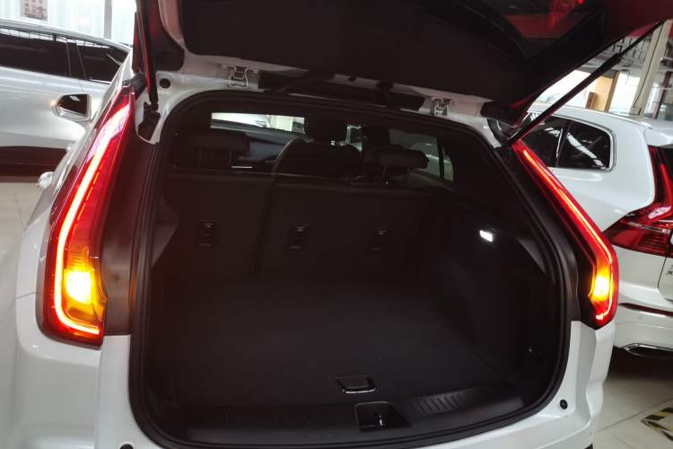 Used Cadillac XT4 2021 28T Two-Wheel Drive Tech Edition Trunk