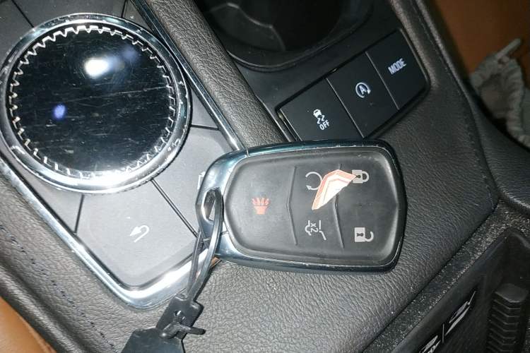 Used Cadillac XT4 2021 28T Four-Wheel Drive Platinum Edition Vehicle Key