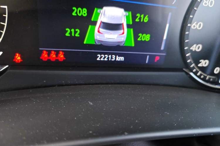 Used Cadillac XT4 2021 28T Two-Wheel Drive Tech Edition Odometer Close Up