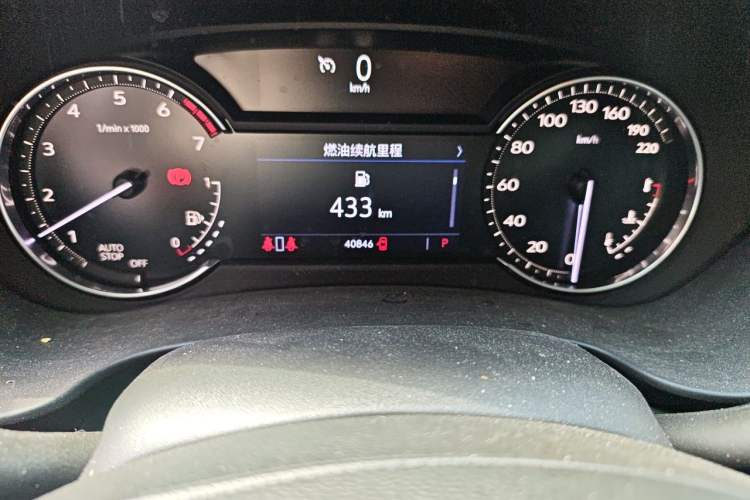 Used Cadillac XT4 2021 28T Two-Wheel Drive Leading Version Odometer Close Up