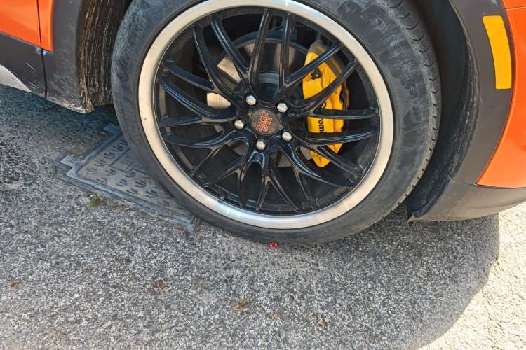 Used Cadillac XT4 2021 28T Two-Wheel Drive Leading Version Right Front Wheel Hub
