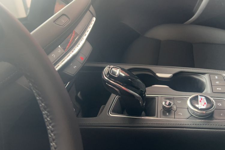 Used Cadillac XT4 2022 28T Two-Wheel Drive Fashion Edition Audio And AC Panel