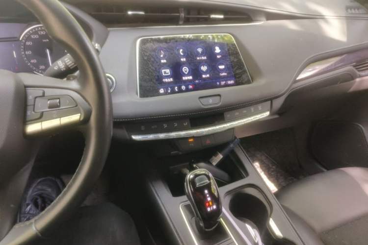 Used Cadillac XT4 2022 28T Two-Wheel Drive Fashion Edition Audio And AC Panel