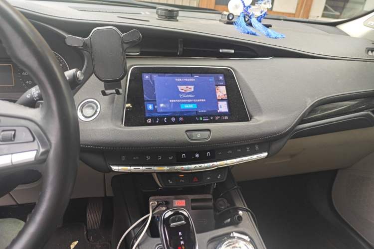 Used Cadillac XT4 2022 28T Two-Wheel-Drive Luxury Version Audio And AC Panel