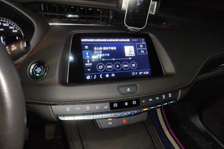 Used Cadillac XT4 2022 28T Two-Wheel Drive Fashion Edition Audio And AC Panel