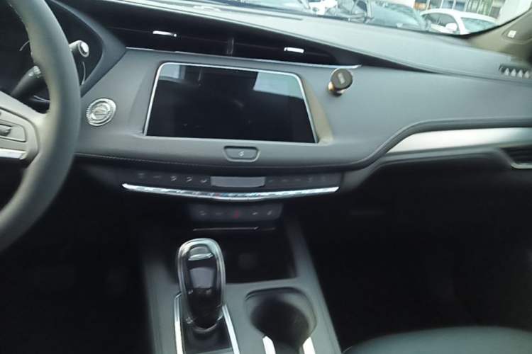Used Cadillac XT4 2022 28T Two-Wheel-Drive Luxury Version Audio And AC Panel
