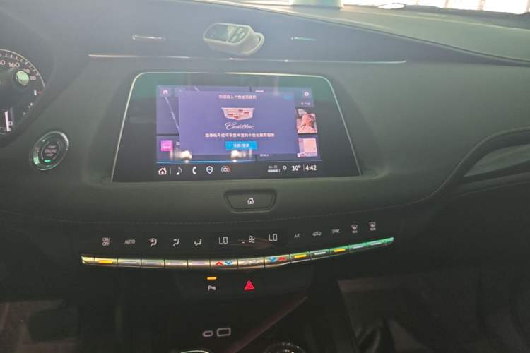 Used Cadillac XT4 2022 28T Two-Wheel Drive Fashion Edition Audio And AC Panel