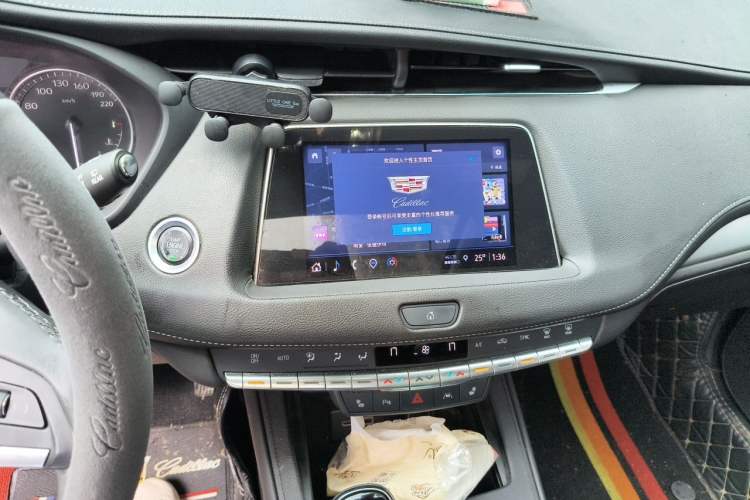 Used Cadillac XT4 2022 28T Two-Wheel-Drive Luxury Version Audio And AC Panel