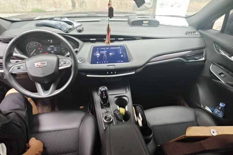Used Cadillac XT4 2022 28T Two-Wheel Drive Fashion Edition Center Console