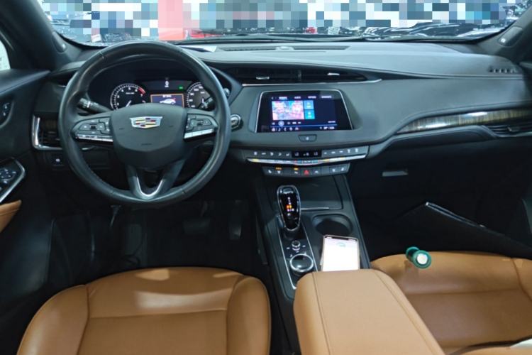 Used Cadillac XT4 2022 28T Two-Wheel Drive Prestige Version Center Console