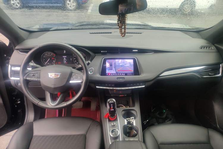 Used Cadillac XT4 2022 28T Two-Wheel Drive Fashion Edition Center Console