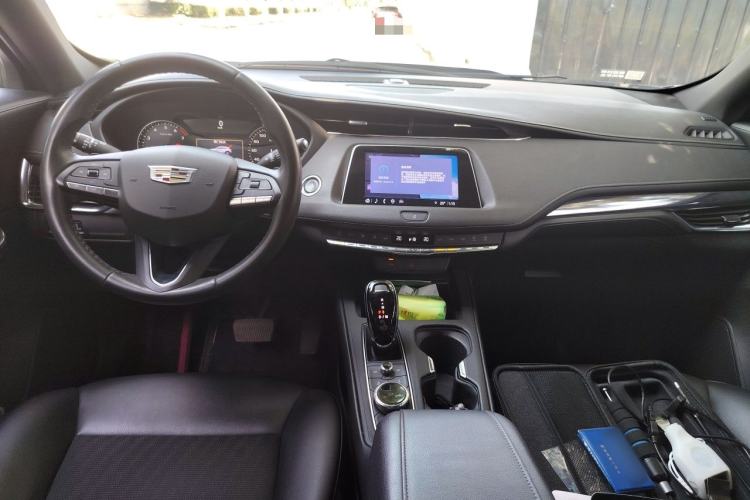 Used Cadillac XT4 2022 28T Two-Wheel Drive Fashion Edition Center Console