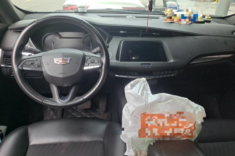 Used Cadillac XT4 2022 28T Two-Wheel Drive Fashion Edition Center Console