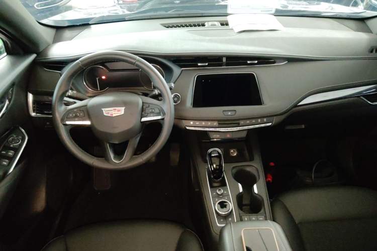 Used Cadillac XT4 2022 28T Two-Wheel Drive Fashion Edition Center Console