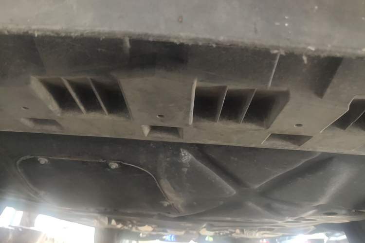 Used Cadillac XT4 2022 28T Two-Wheel Drive Prestige Version Chassis Front