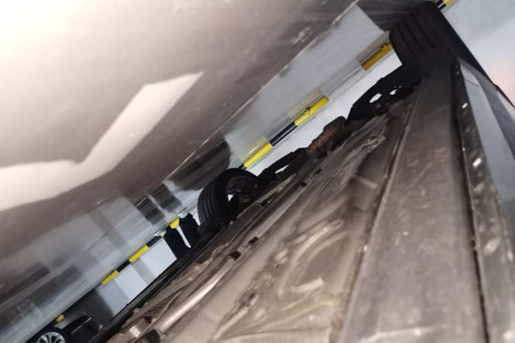 Used Cadillac XT4 2022 28T Four-Wheel Drive Prestige Version Chassis Front Right
