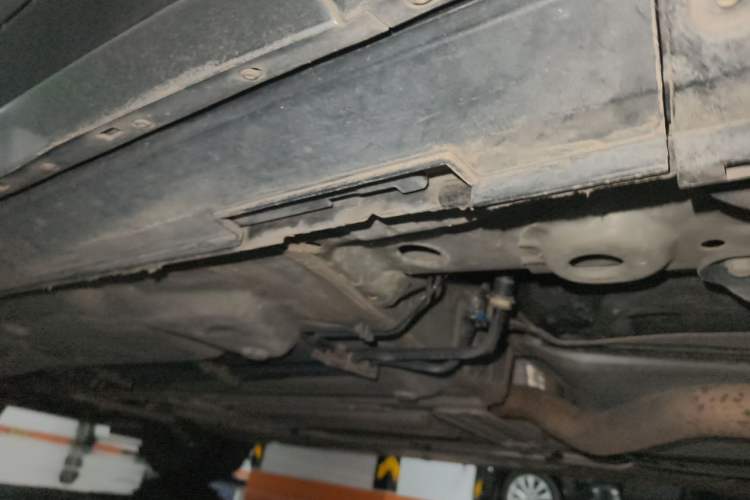 Used Cadillac XT4 2022 28T Two-Wheel-Drive Luxury Version Chassis Rear Left