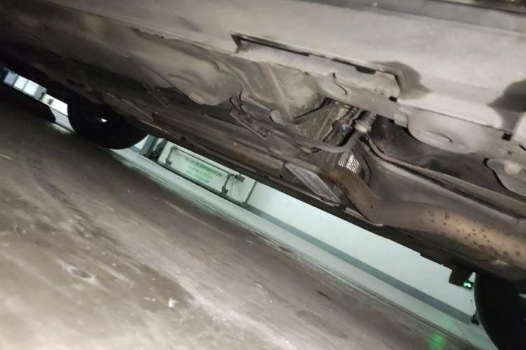 Used Cadillac XT4 2022 28T Two-Wheel Drive Prestige Version Chassis Rear Left