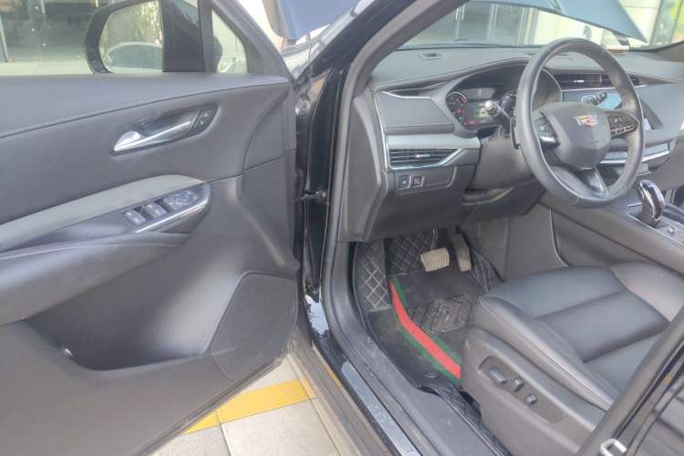 Used Cadillac XT4 2022 28T Two-Wheel-Drive Luxury Version Driver Seat