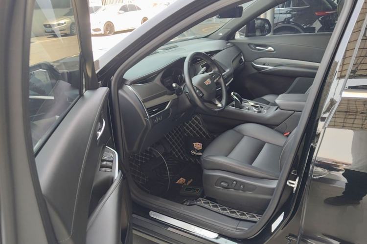 Used Cadillac XT4 2022 28T Two-Wheel-Drive Luxury Version Driver Seat