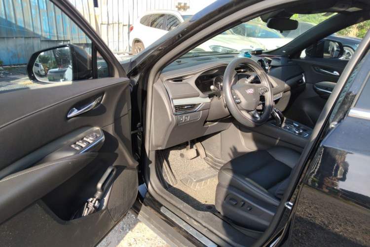 Used Cadillac XT4 2022 28T Two-Wheel-Drive Luxury Version Driver Seat