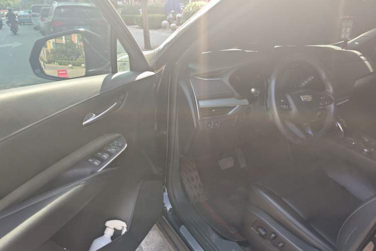 Used Cadillac XT4 2022 28T Two-Wheel-Drive Luxury Version Driver Seat