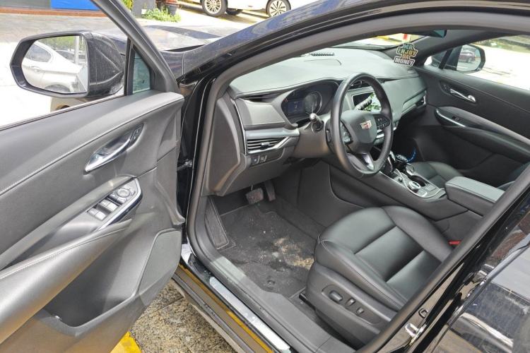 Used Cadillac XT4 2022 28T Two-Wheel-Drive Luxury Version Driver Seat