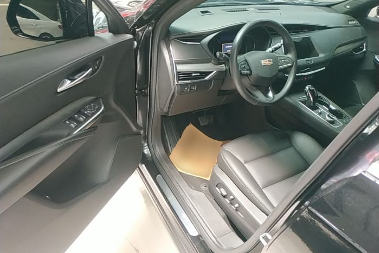 Used Cadillac XT4 2022 28T Two-Wheel-Drive Luxury Version Driver Seat