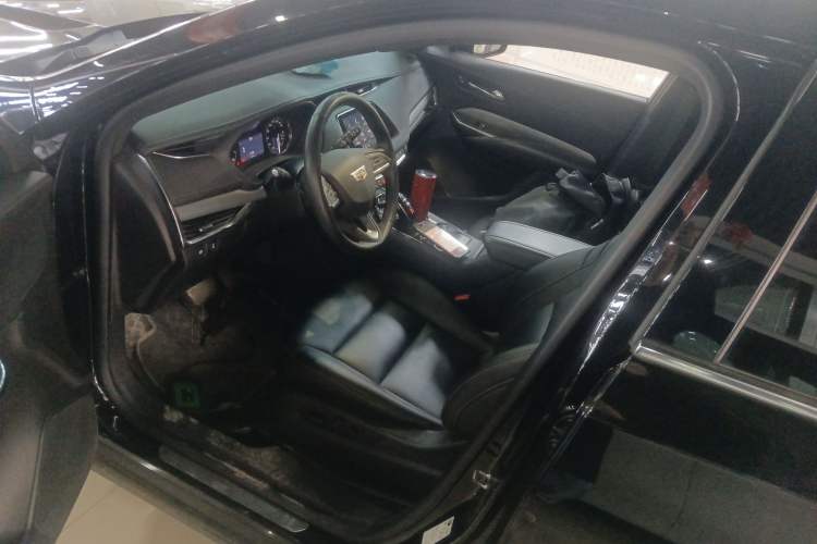 Used Cadillac XT4 2022 28T Two-Wheel-Drive Luxury Version Driver Seat