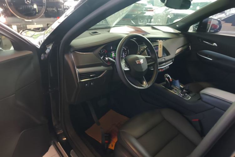 Used Cadillac XT4 2022 28T Two-Wheel Drive Prestige Version Driver Seat