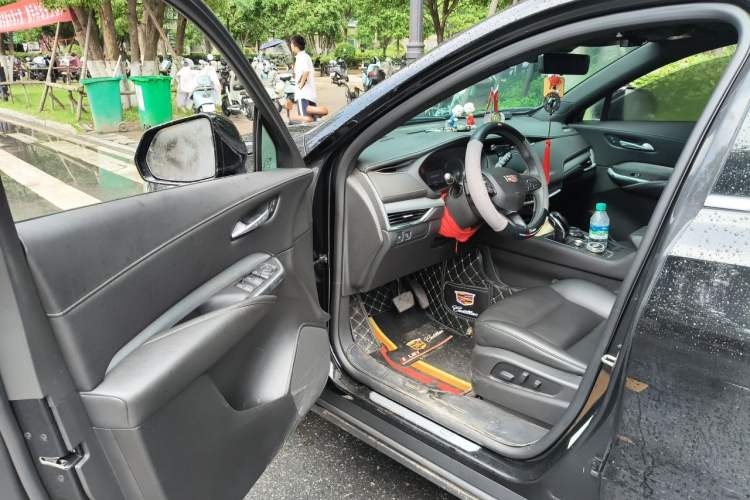 Used Cadillac XT4 2022 28T Two-Wheel-Drive Luxury Version Driver Seat