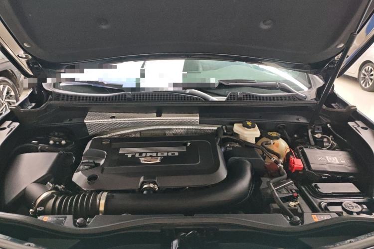 Used Cadillac XT4 2022 28T Two-Wheel-Drive Luxury Version Engine Bay