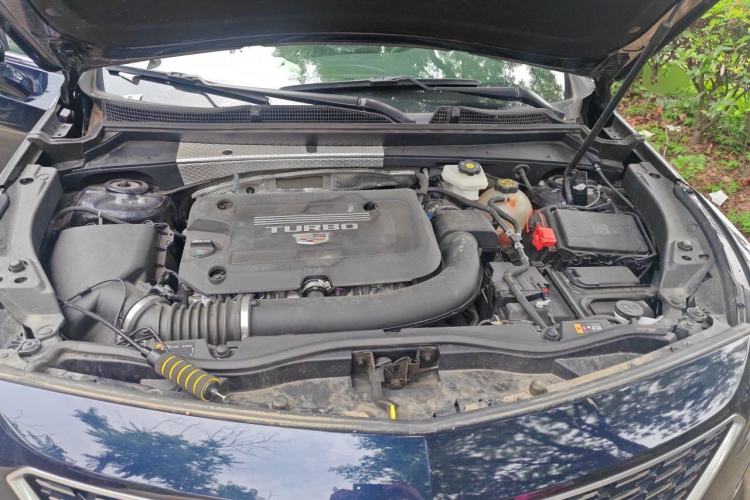 Used Cadillac XT4 2022 28T Two-Wheel-Drive Luxury Version Engine Bay