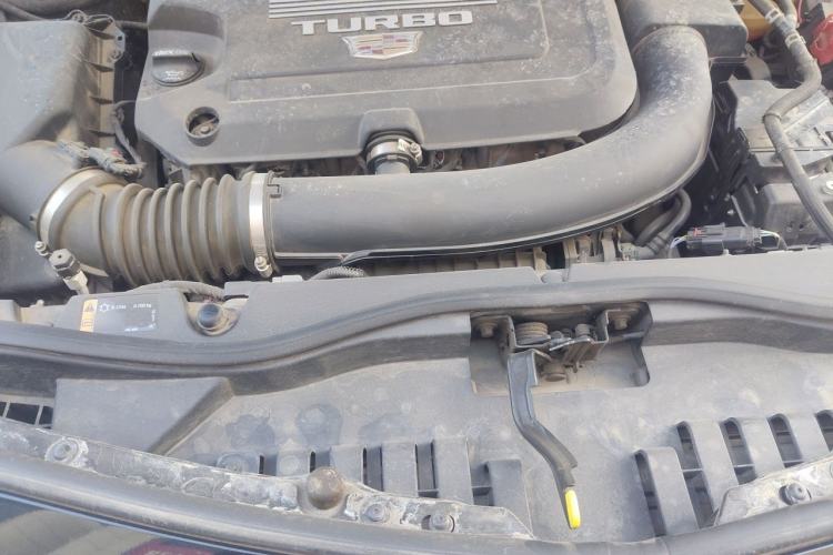 Used Cadillac XT4 2022 28T Two-Wheel-Drive Luxury Version Engine Bay