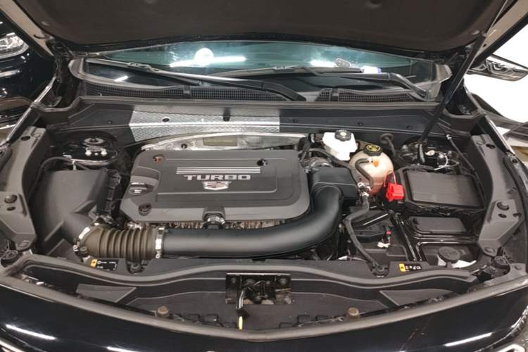 Used Cadillac XT4 2022 28T Two-Wheel Drive Prestige Version Engine Bay