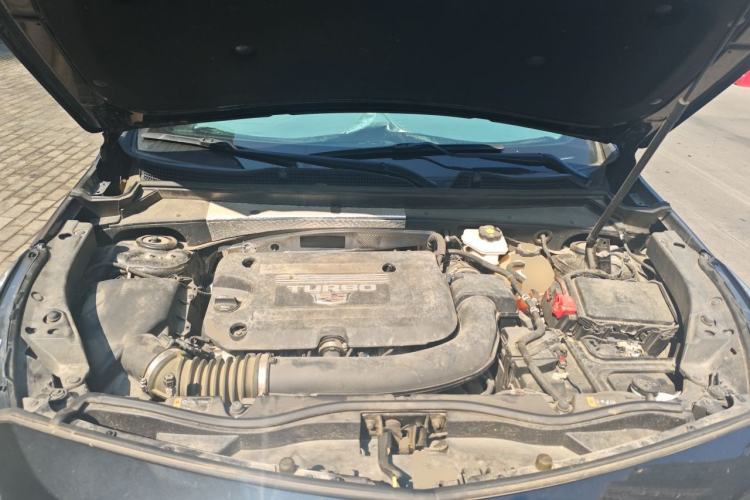 Used Cadillac XT4 2022 28T Two-Wheel-Drive Luxury Version Engine Bay
