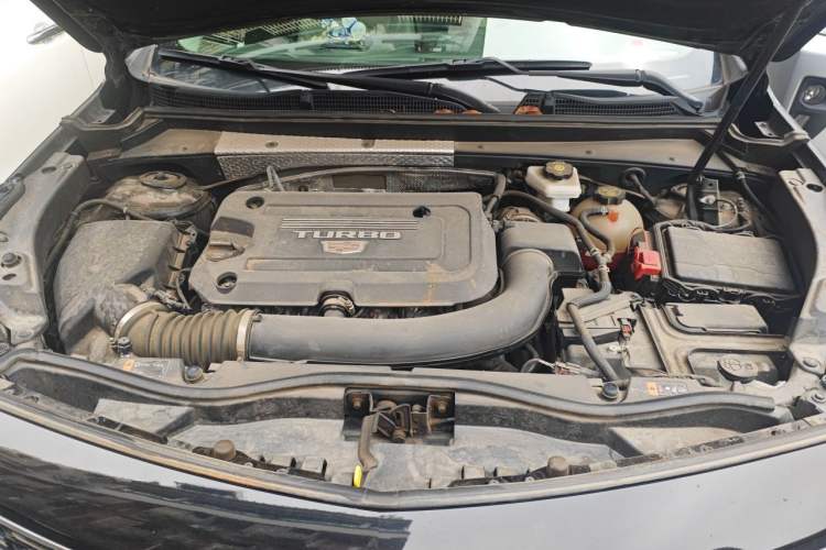 Used Cadillac XT4 2022 28T Two-Wheel-Drive Luxury Version Engine Bay