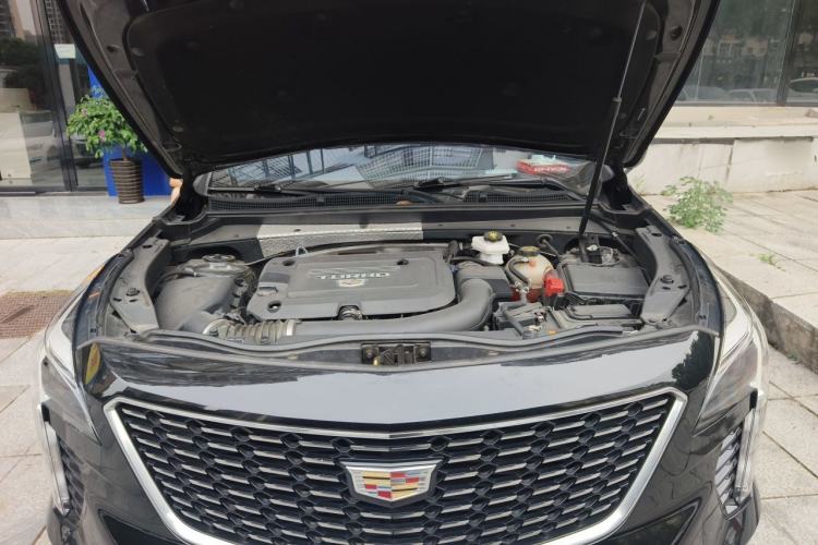 Used Cadillac XT4 2022 28T Two-Wheel Drive Fashion Edition Engine Bay