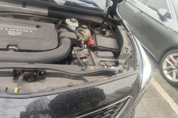 Used Cadillac XT4 2022 28T Two-Wheel Drive Fashion Edition Engine Bay Left