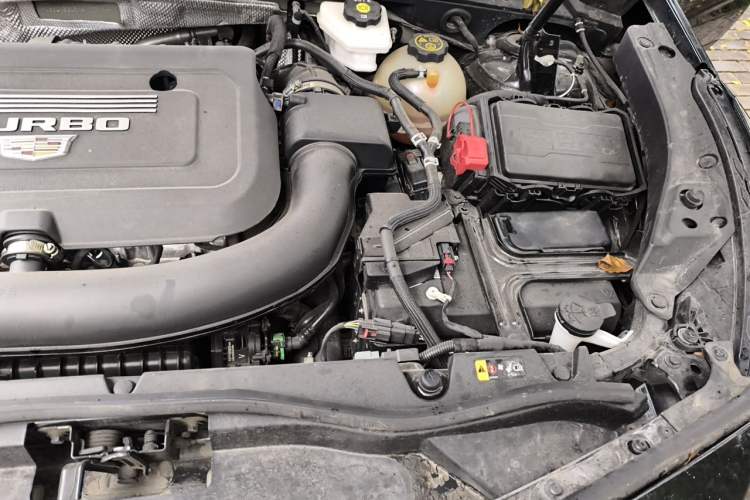 Used Cadillac XT4 2022 28T Two-Wheel Drive Fashion Edition Engine Bay Left