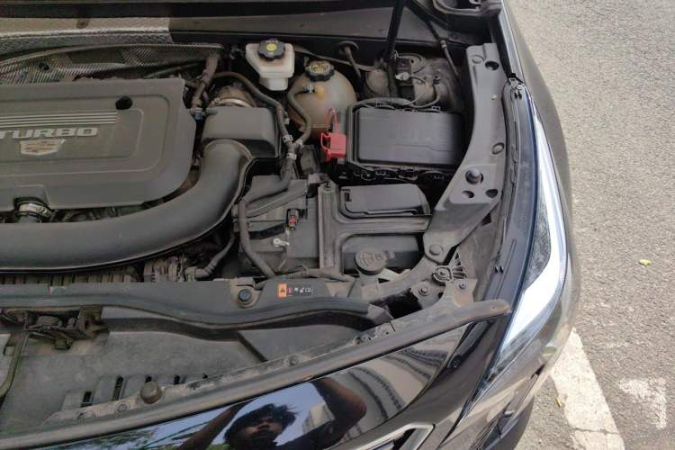 Used Cadillac XT4 2022 28T Two-Wheel Drive Fashion Edition Engine Bay Left